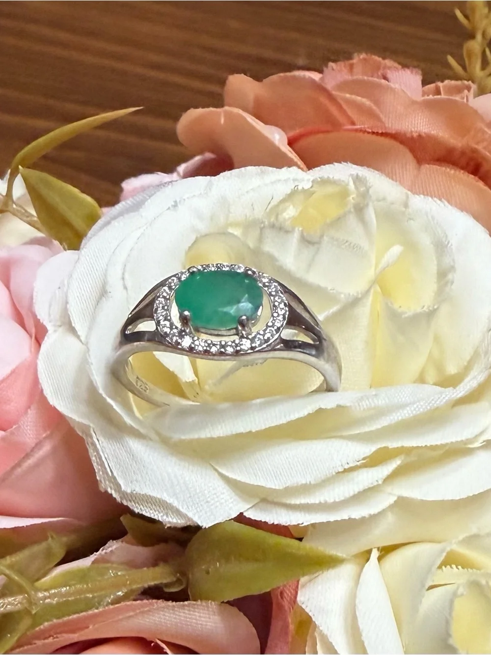 Stunning Natural Emerald .80CT & Zircon Halo 925 Sterling Silver Ring Size 7